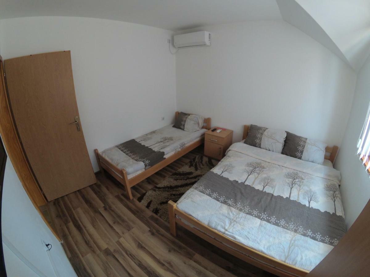 Apartment And Rooms Konak Višegrad Eksteriør bilde